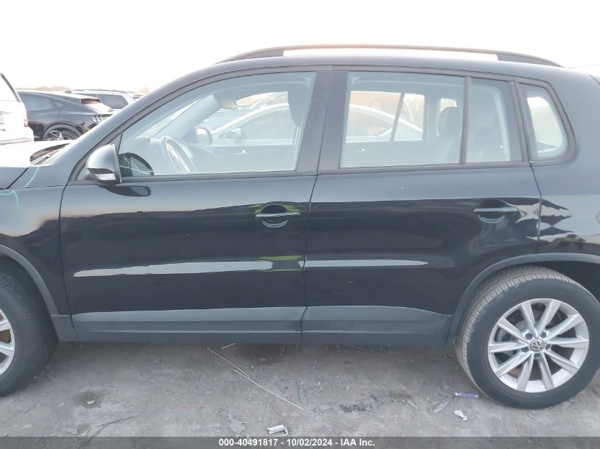 2018 Volkswagen Tiguan Limited 2.0T VIN: WVGAV7AX0JK005551 Lot: 40491817