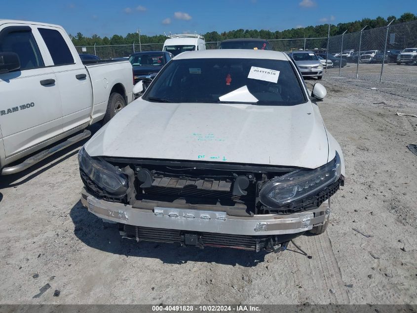 1HGCV1F32JA128825 2018 Honda Accord Sport