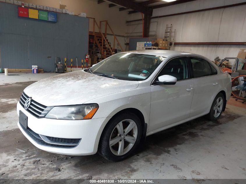 1VWBT7A36FC062945 2015 VOLKSWAGEN PASSAT - Image 2