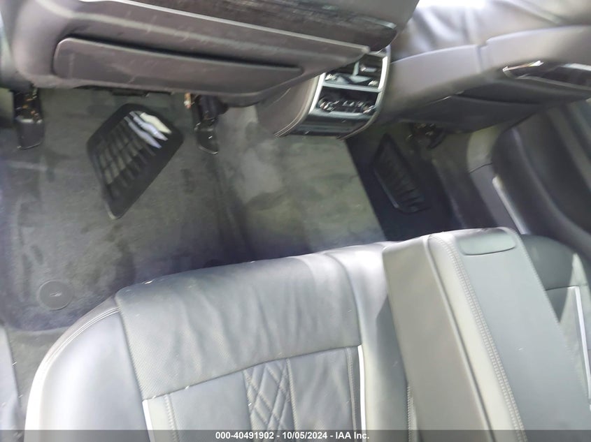 VIN WBA7T2C03NCJ56923 2022 BMW 740 I