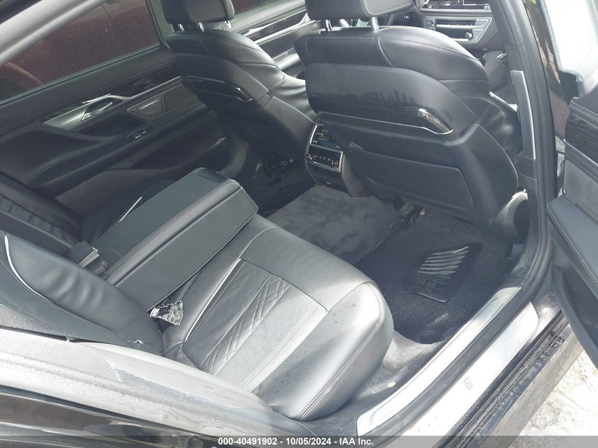 VIN WBA7T2C03NCJ56923 2022 BMW 740 I