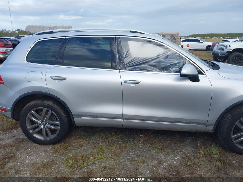 2016 VOLKSWAGEN TOUAREG VR6 LUX - WVGEF9BP0GD001859