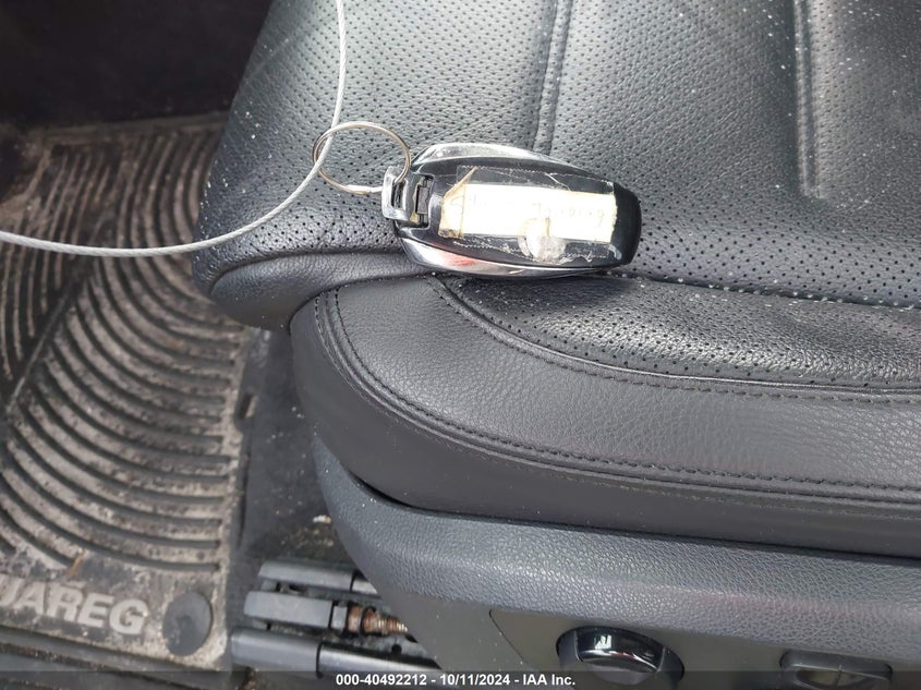 2016 VOLKSWAGEN TOUAREG VR6 LUX - WVGEF9BP0GD001859