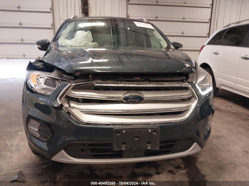 1FMCU9J9XKUB58825 2019 Ford Escape Titanium