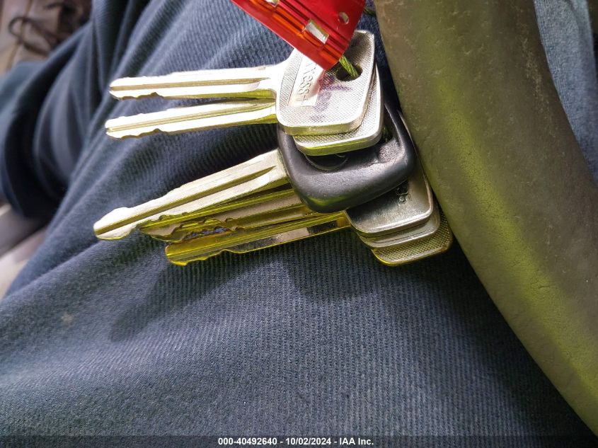 2004 Toyota Corolla Ce VIN: 2T1BR32E94C176811 Lot: 40492640