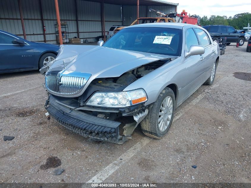 2010 Lincoln Town Car Signature Limited VIN: 2LNBL8CV0AX618813 Lot: 40493093