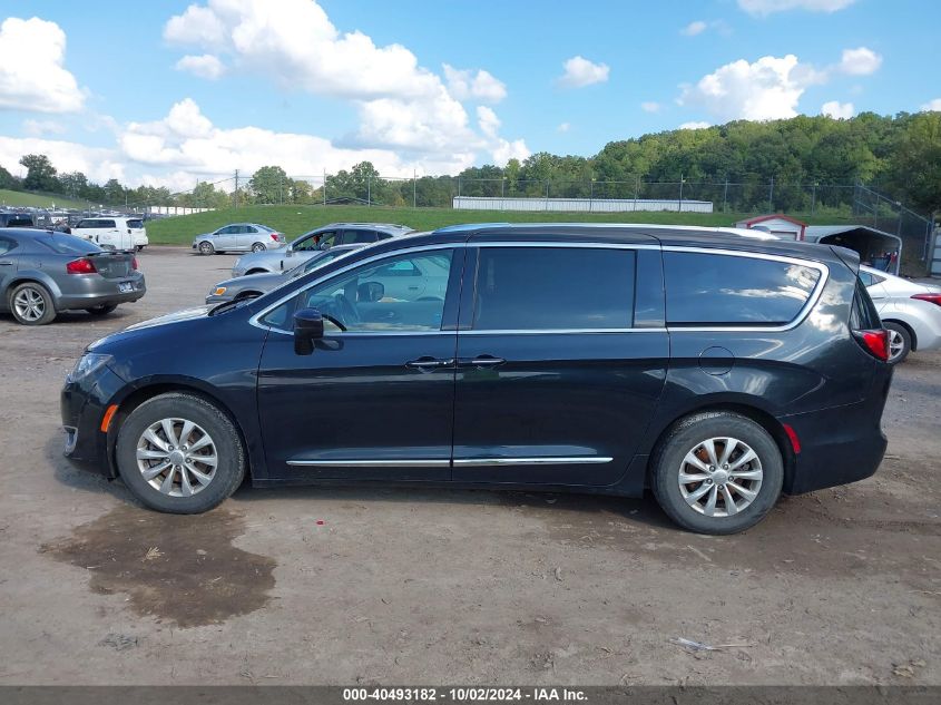 2019 Chrysler Pacifica Touring L VIN: 2C4RC1BG0KR673068 Lot: 40493182