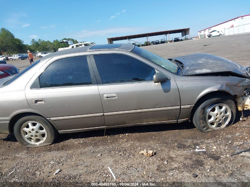 1999 Toyota Camry Le VIN: 4T1BG22K7XU918812 Lot: 40493780