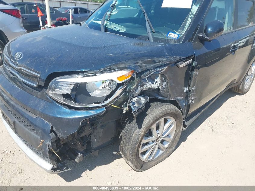 KNDJP3A51K7010221 2019 Kia Soul +