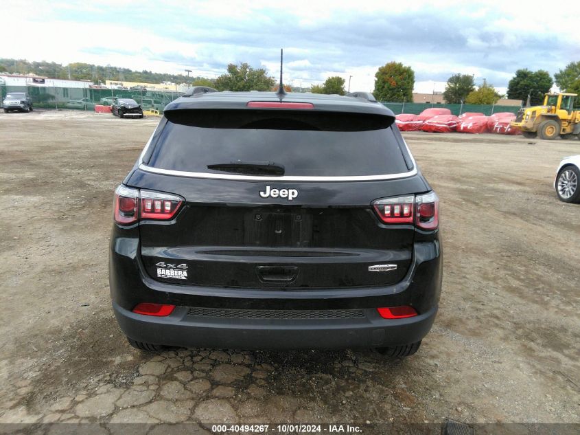 3C4NJDFB8NC125745 2022 Jeep Compass Latitude Lux 4X4