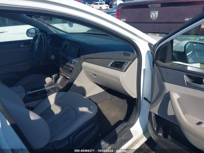 VIN 5NPE24AF4HH561388 2017 HYUNDAI SONATA