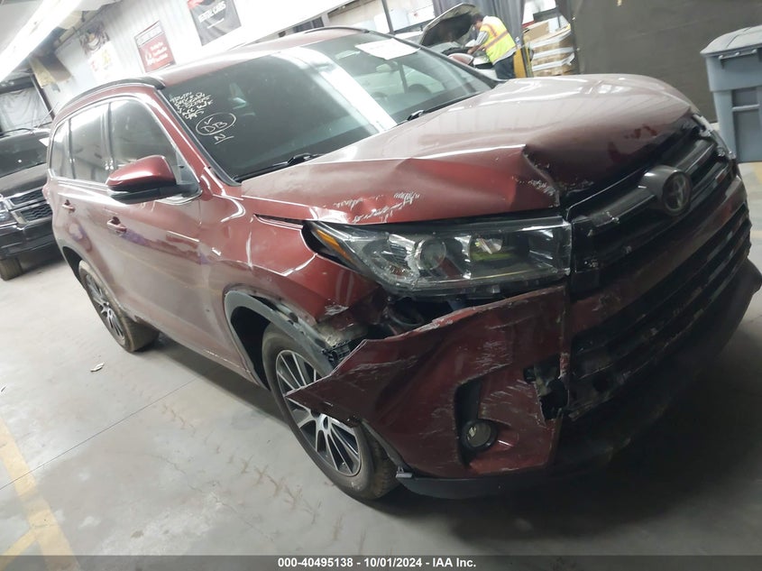 TOYOTA HIGHLANDER SE 2017