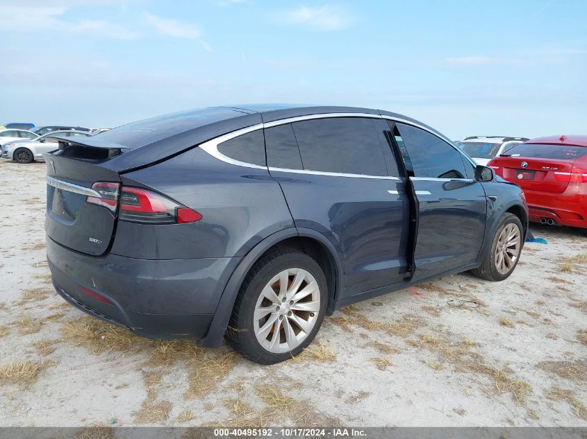 VIN 5YJXCBE26JF122375 2018 Tesla Model X, 100D/75D/... no.4