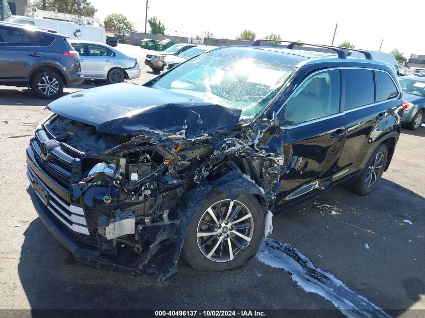 5TDJZRFH7HS430158 2017 TOYOTA HIGHLANDER - Image 2