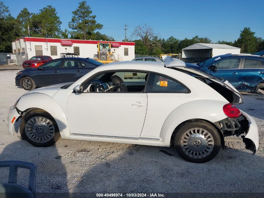 2014 Volkswagen Beetle 2.5L VIN: 3VWJP7AT2EM613692 Lot: 40496974