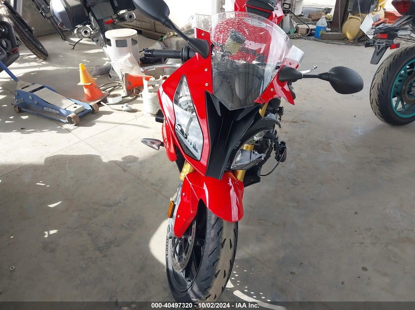 2015 BMW S 1000 RR - WB10D2104FZ352868