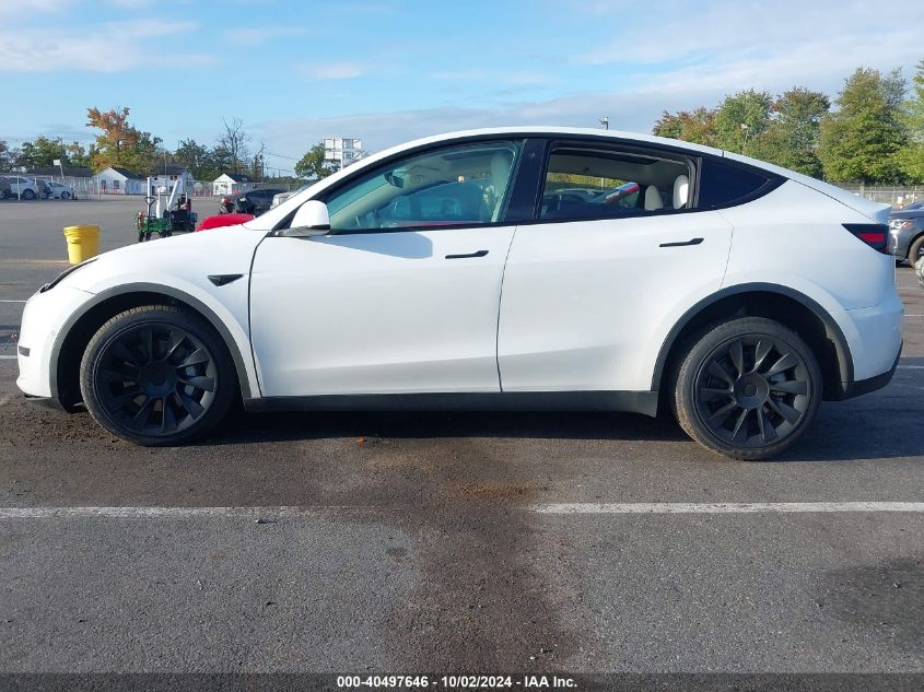 2022 Tesla Model Y Long Range Dual Motor All-Wheel Drive VIN: 7SAYGDEE0NF362299 Lot: 40497646