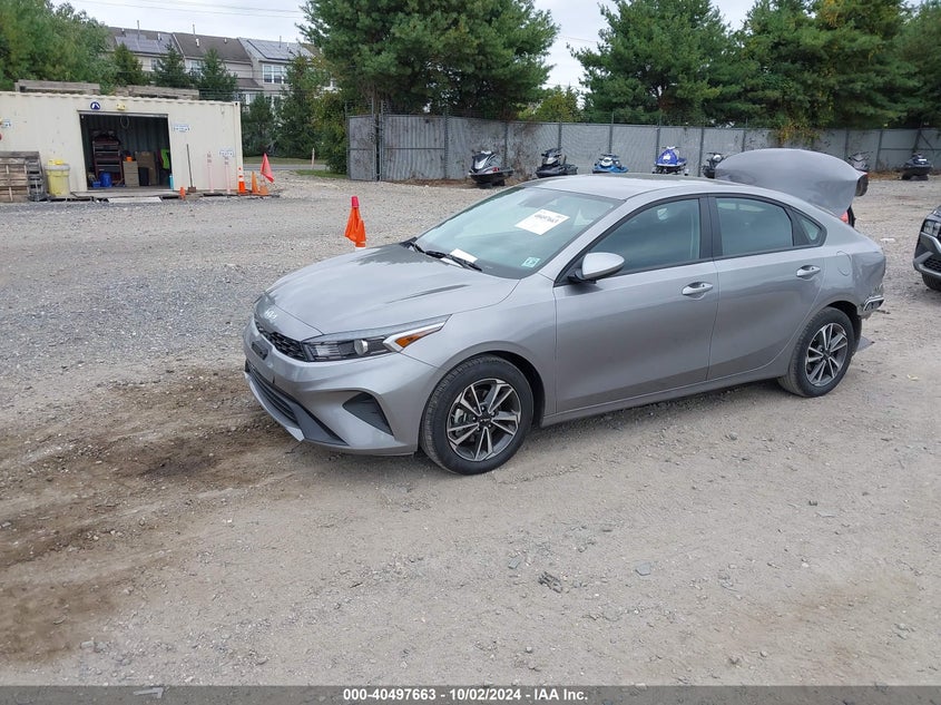 VIN 3KPF24AD8RE827486 2024 KIA FORTE LXS