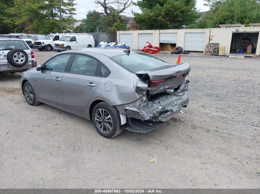 VIN 3KPF24AD8RE827486 2024 KIA FORTE LXS