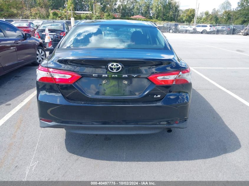 4T1B11HK5JU582040 2018 Toyota Camry Le