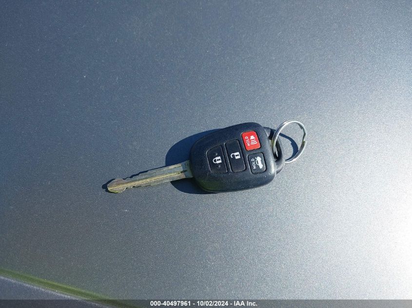 4T4BF1FK9GR566877 2016 Toyota Camry Le