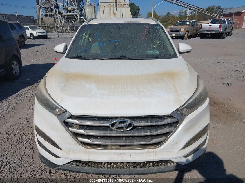 KM8J33A40HU400414 2017 Hyundai Tucson Se