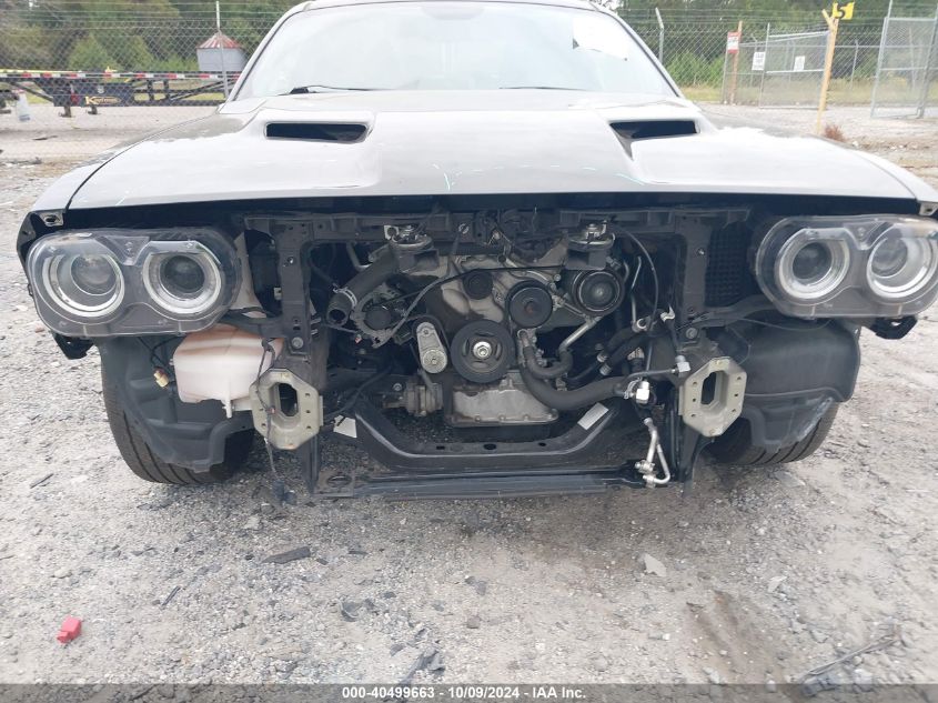 2018 Dodge Challenger Sxt VIN: 2C3CDZAG8JH252579 Lot: 40499663