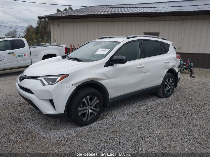 VIN JTMZFREV8JJ737473 2018 TOYOTA RAV4 LE