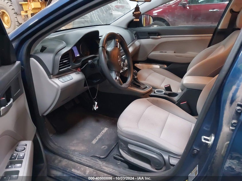 2019 HYUNDAI ELANTRA VIN: 5NPD74LF8KH497471