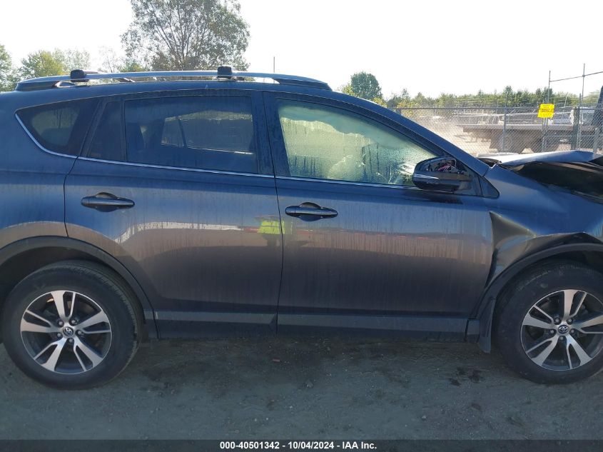 JTMRFREVXHJ125673 2017 Toyota Rav4 Xle