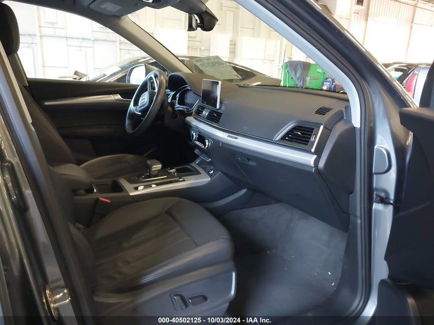 VIN WA1ANAFY8J2220771 2018 AUDI Q5 PREMIUM