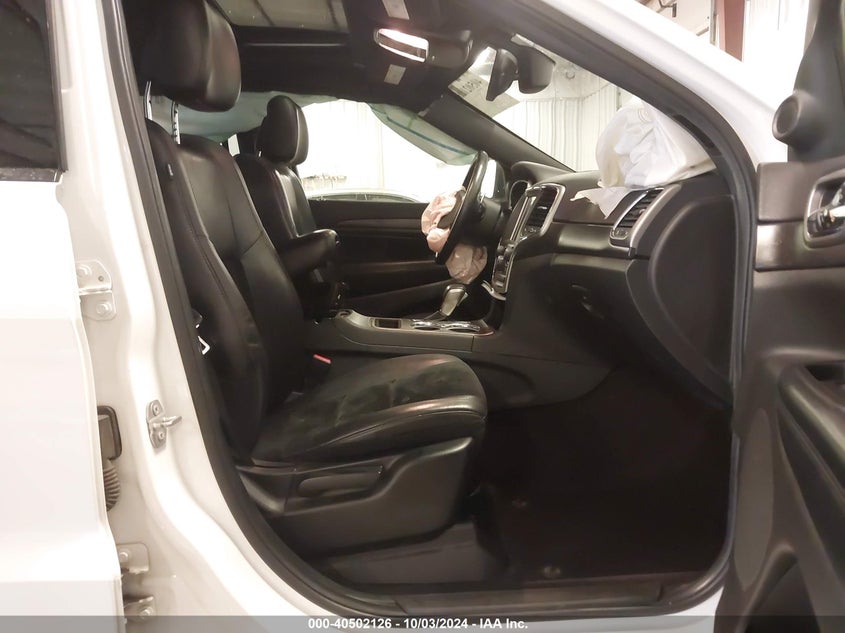 VIN 1C4RJFAG8HC700555 2017 JEEP GRAND CHEROKEE ALTITUDE 4X4