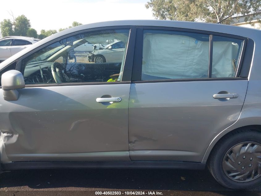 2009 Nissan Versa 1.8S VIN: 3N1BC13E59L498888 Lot: 40502503