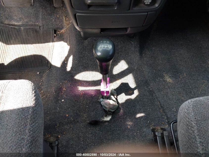 2001 Honda Cr-V Lx VIN: JHLRD28461S006988 Lot: 40502590