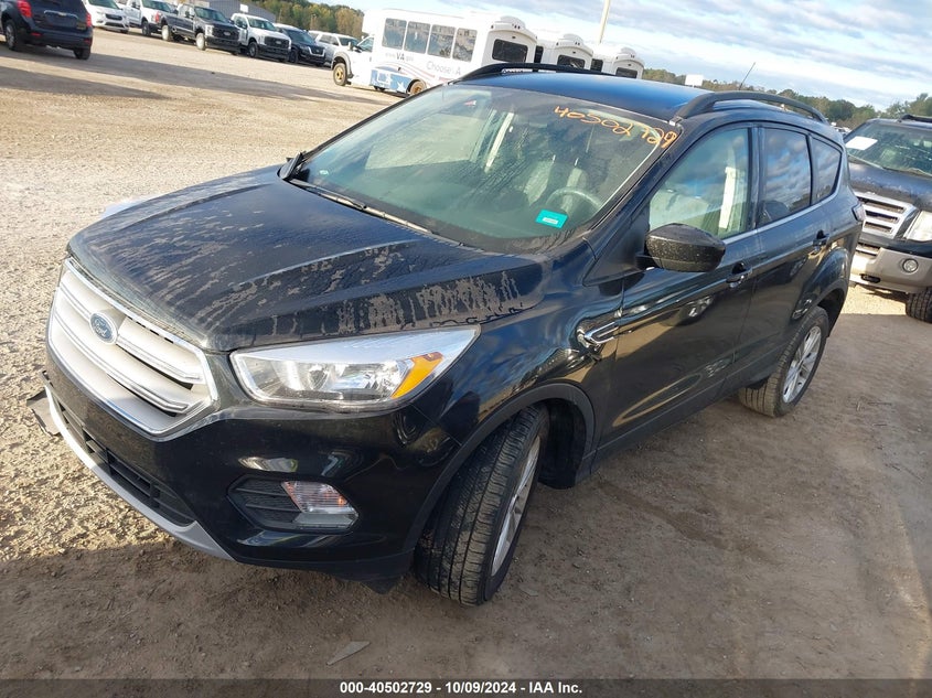 VIN 1FMCU9GDXJUB71410 2018 FORD ESCAPE SE
