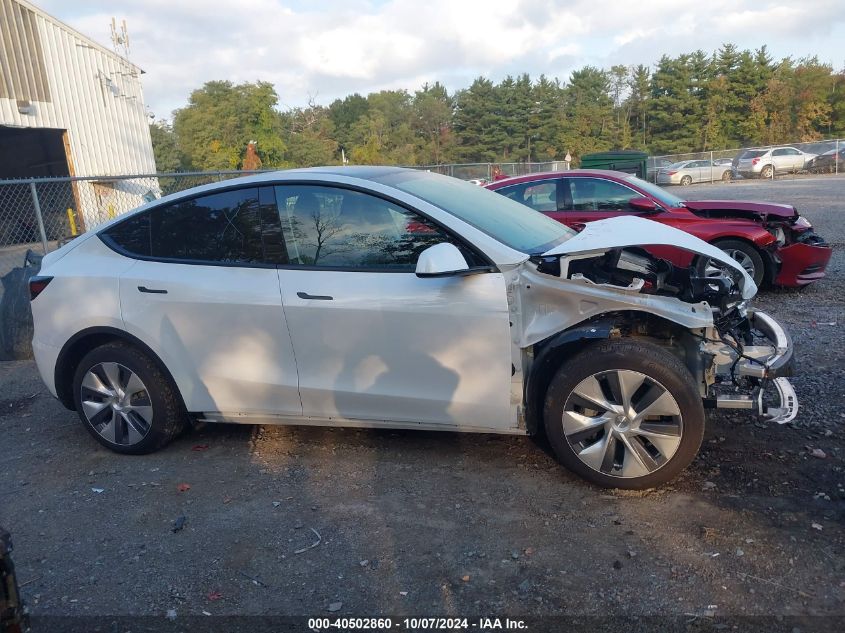 2024 Tesla Model Y Long Range Dual Motor All-Wheel Drive VIN: 7SAYGAEE8RF092274 Lot: 40502860