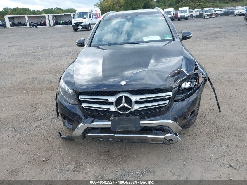 WDC0G4KB2HF143925 2017 Mercedes-Benz Glc 300 4Matic