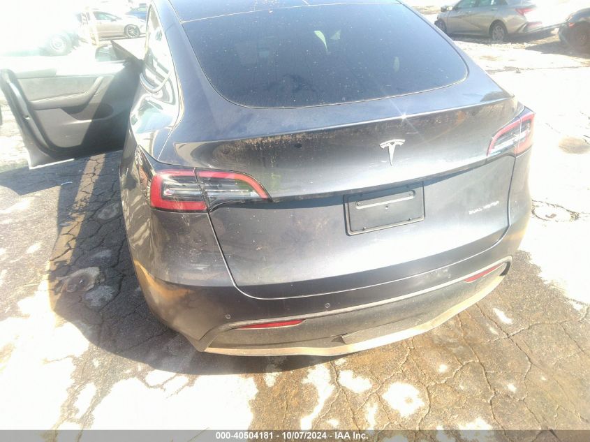 2022 Tesla Model Y Long Range Dual Motor All-Wheel Drive VIN: 7SAYGAEE9NF570597 Lot: 40504181