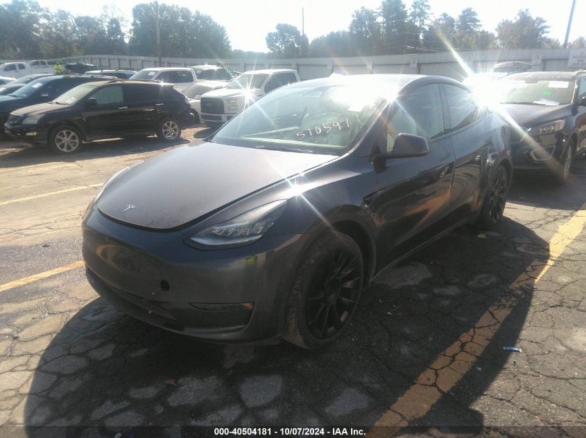 VIN 7SAYGAEE9NF570597 2022 Tesla Model Y, Long Rang... no.2