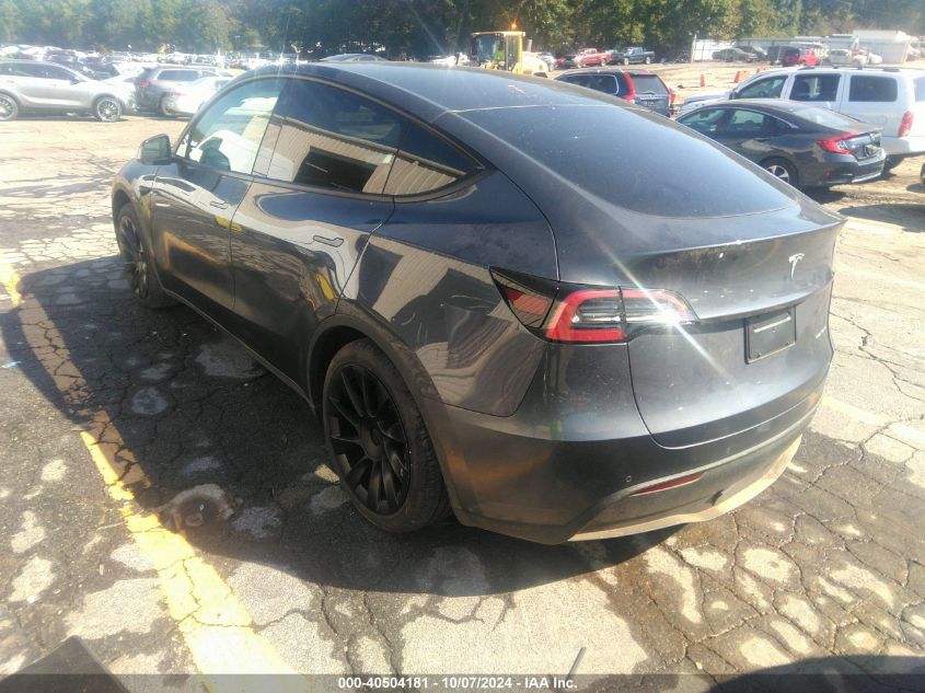 VIN 7SAYGAEE9NF570597 2022 Tesla Model Y, Long Rang... no.3