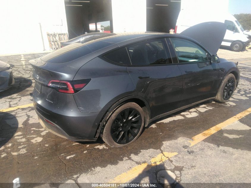 VIN 7SAYGAEE9NF570597 2022 Tesla Model Y, Long Rang... no.4