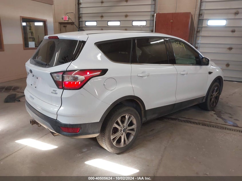 VIN 1FMCU9G96HUD43583 2017 FORD ESCAPE SE