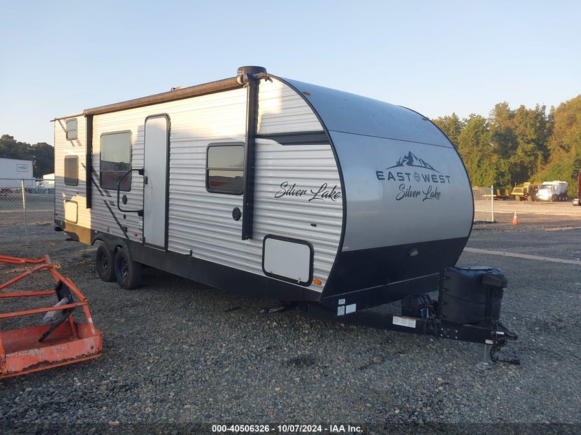 2022 FOREST RIVER SILVER LAKE (VIN: 5ZT2SKSB5N9009002)