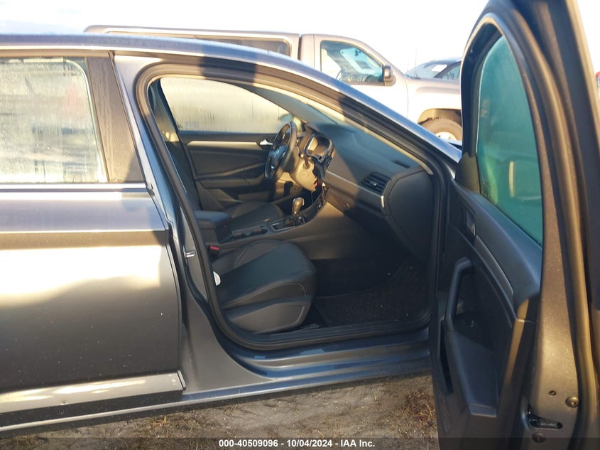 VIN 3VWC57BU4KM182841 2019 VOLKSWAGEN JETTA 1.4T R-LINE/1.4T S/1.4T SE