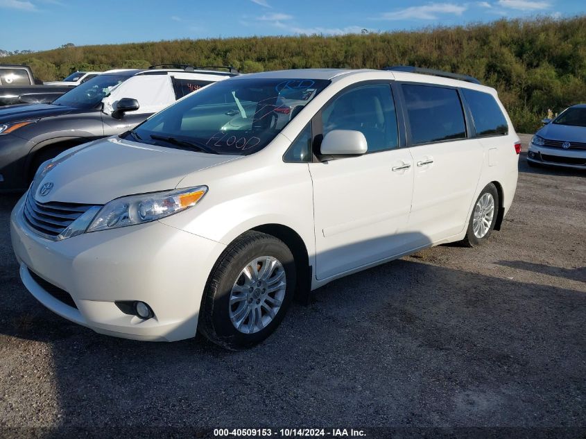 VIN 5TDYZ3DC4HS845313 2017 TOYOTA SIENNA no.2