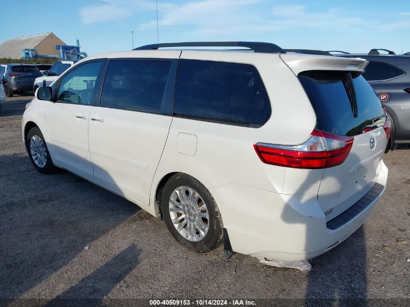 VIN 5TDYZ3DC4HS845313 2017 TOYOTA SIENNA no.3