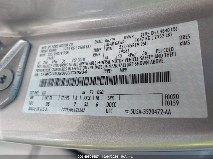 1FMCU9J93KUC30934 2019 Ford Escape Titanium