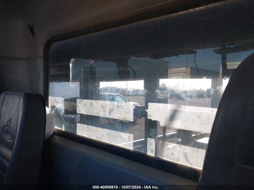 1M2AX04CXHM034337 2017   photo no. 6