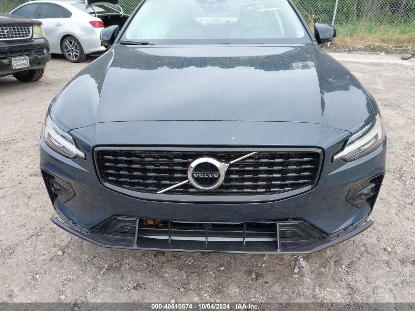 7JRL12FZ6NG165160 2022 Volvo S60 B5 Momentum