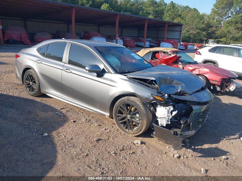 2025 Toyota Camry, SE